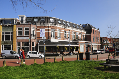 900191 Gezicht op de Keulsekade te Utrecht, met links de hoek met de Groeneweg en in het midden café Kanaalzicht ...